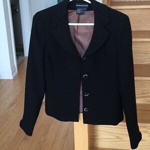 Tristan & Iseut Black Women's Blazer, French Cuff Button detail.